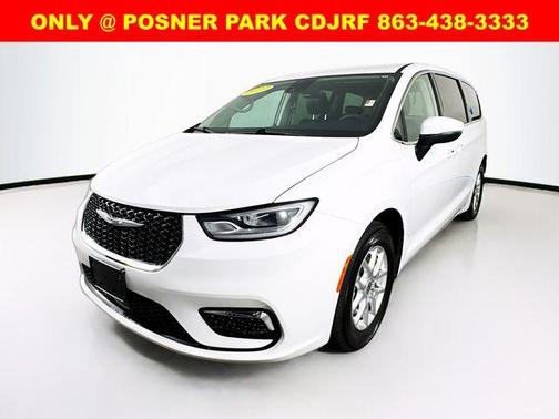 2023 Chrysler Pacifica Touring-L