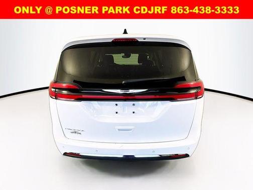 2023 Chrysler Pacifica Touring-L