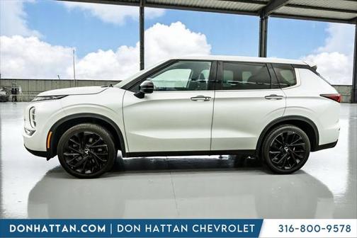 2022 Mitsubishi Outlander Black Edition 2WD