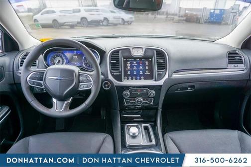 2023 Chrysler 300 Touring