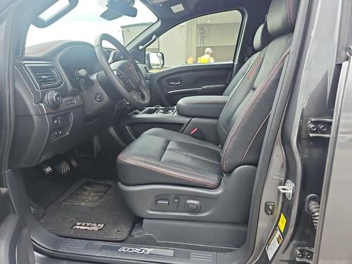 2024 Nissan Titan PRO-4X