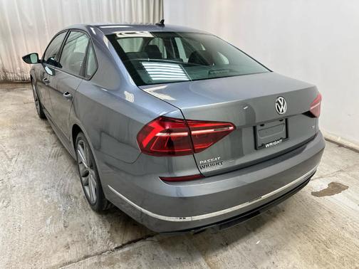 2018 Volkswagen Passat 2.0T R-Line