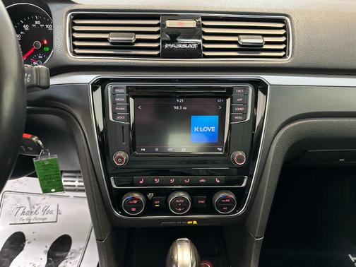 2018 Volkswagen Passat 2.0T R-Line