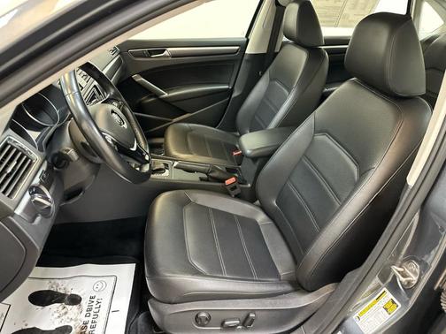 2018 Volkswagen Passat 2.0T R-Line