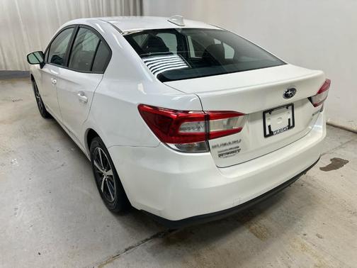Crystal White Pearl 2021 Subaru Impreza Premium