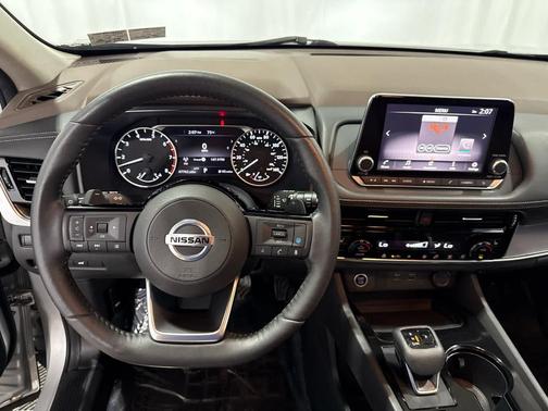 Brilliant Silver Metallic 2021 Nissan Rogue SV
