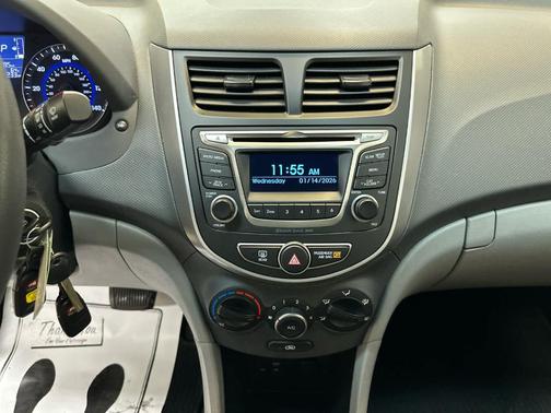 2016 Hyundai Accent SE