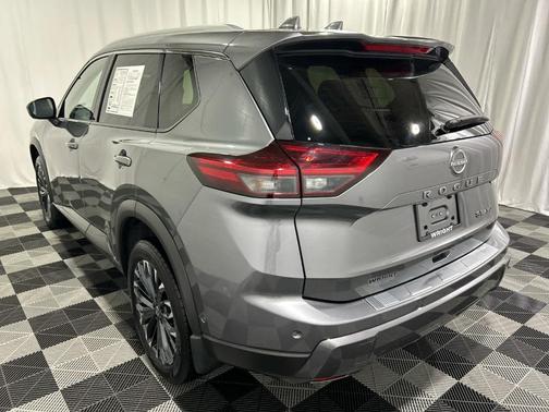 Gun Metallic 2025 Nissan Rogue SL