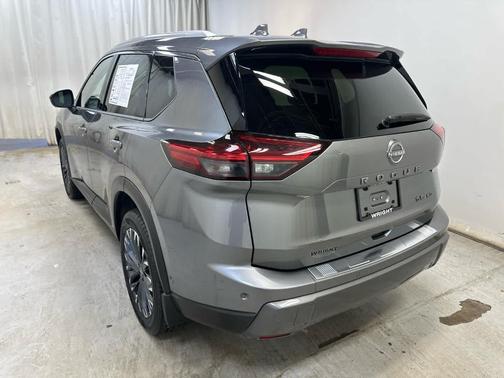 Gun Metallic 2025 Nissan Rogue SL