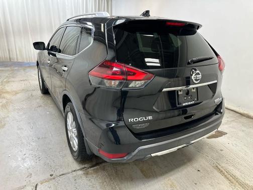 Magnetic Black 2020 Nissan Rogue S