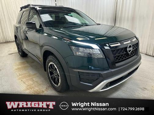 2 Tone Green / Black Roof 2023 Nissan Pathfinder Rock Creek