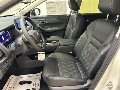 Pearl 2026 Nissan Rogue Platinum
