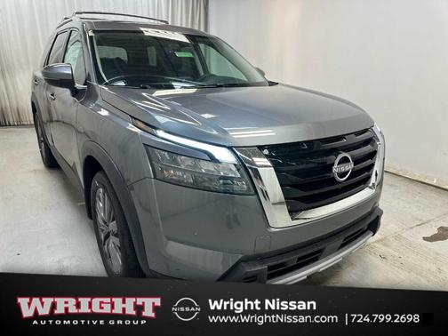 2025 Nissan Pathfinder SL