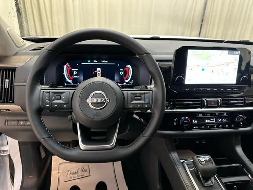 2025 Nissan Pathfinder Platinum