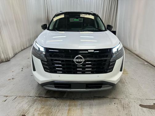 Pearl 2026 Nissan Pathfinder Platinum