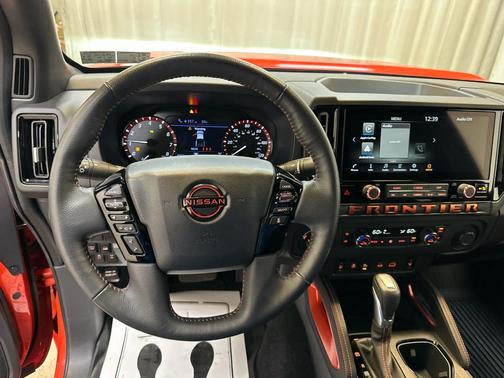 Afterburn Orang 2025 Nissan Frontier PRO-4X
