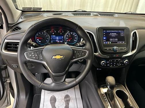 Silver Ice Metallic 2022 Chevrolet Equinox 1LT