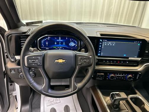 Iridescent Pearl Tricoat 2024 Chevrolet Silverado 1500 High Country