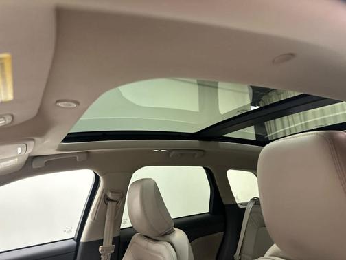 Pristine White 2023 Lincoln Corsair Standard