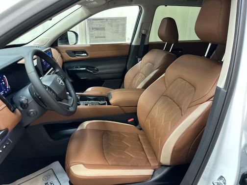Pearl 2026 Nissan Pathfinder Platinum