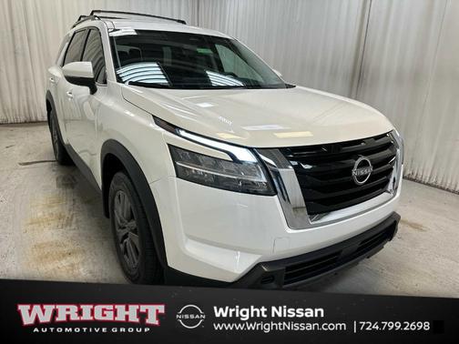 2022 Nissan Pathfinder SV