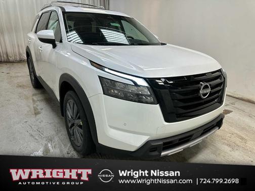 2025 Nissan Pathfinder SL