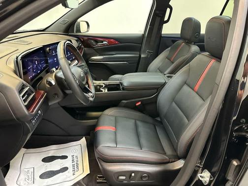 Mosaic Black Metallic 2024 Chevrolet Traverse RS