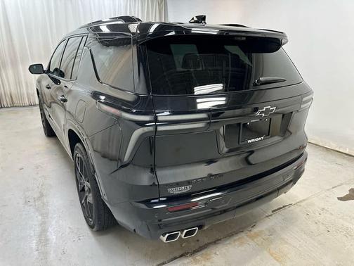 Mosaic Black Metallic 2024 Chevrolet Traverse RS