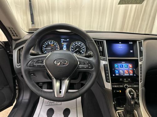 2022 INFINITI Q50 LUXE