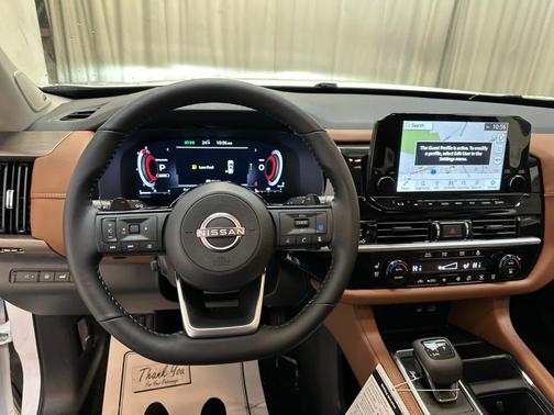 2025 Nissan Pathfinder Platinum