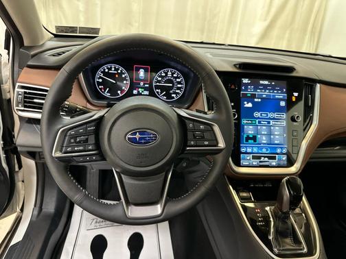 Crystal White Pearl 2025 Subaru Outback Touring XT