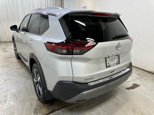 2022 Nissan Rogue SL