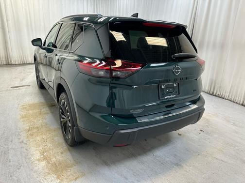 Obsidian Black 2027 Nissan Rogue