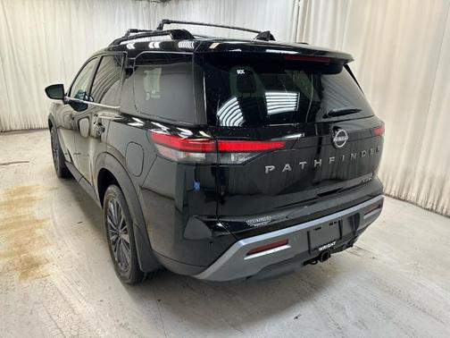 Super Black 2026 Nissan Pathfinder SL