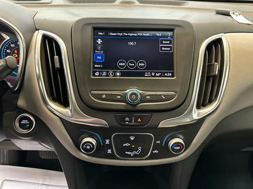 Blue Glow Metallic 2022 Chevrolet Equinox LS