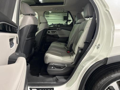 Platinum White Pearl 2025 Honda Pilot Touring