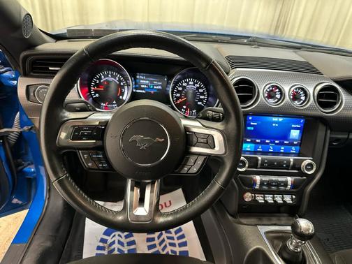 2020 Ford Mustang EcoBoost