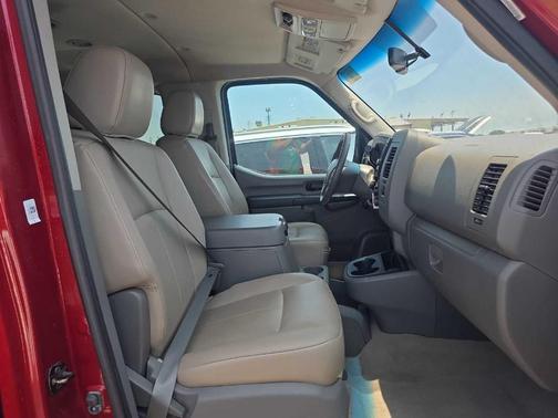 2017 Nissan NV Passenger NV3500 HD SL V8