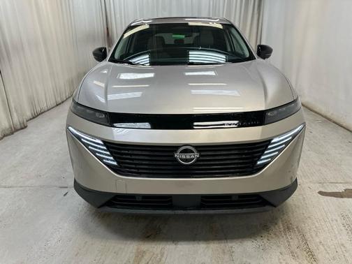 Champagne Silve 2026 Nissan Murano SL