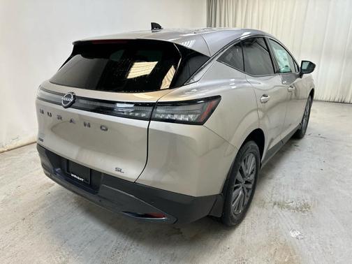 Champagne Silve 2026 Nissan Murano SL