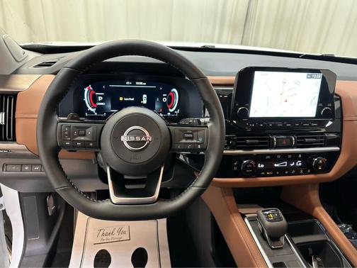 2025 Nissan Pathfinder Platinum