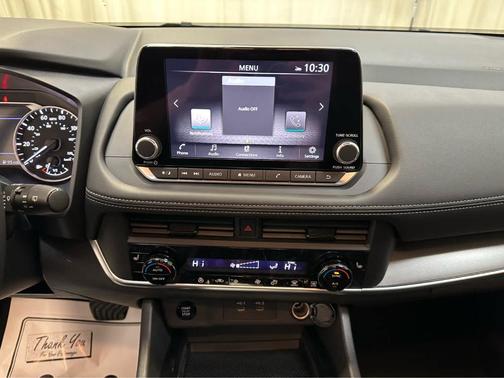 Everest White P 2026 Nissan Rogue SV