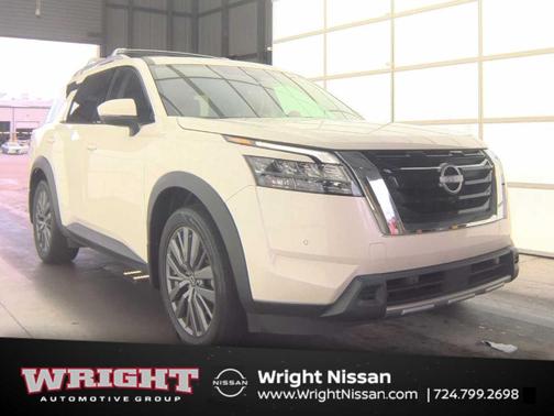 White 2024 Nissan Pathfinder SL