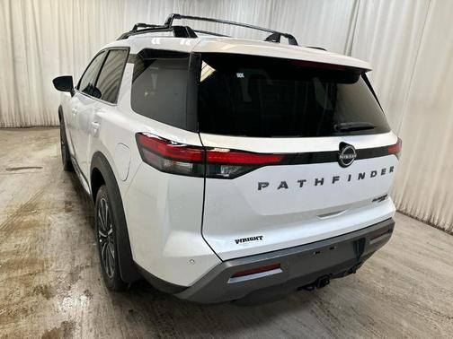 Everest White P 2026 Nissan Pathfinder Platinum