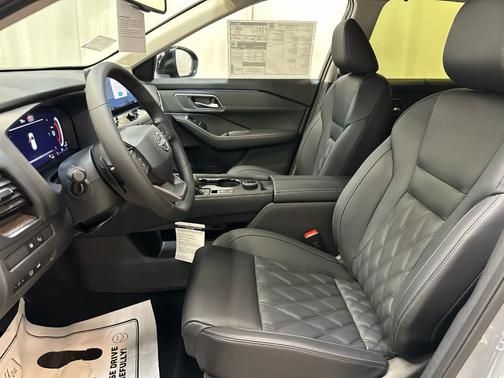 Boulder Gray Pearl / Super Black 2026 Nissan Rogue Platinum
