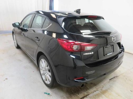 Jet Black Mica 2017 Mazda Mazda3 Grand Touring