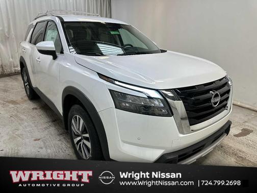 2025 Nissan Pathfinder SL