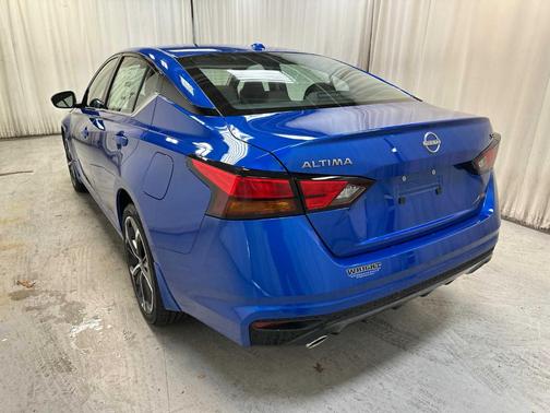 2025 Nissan Altima SR