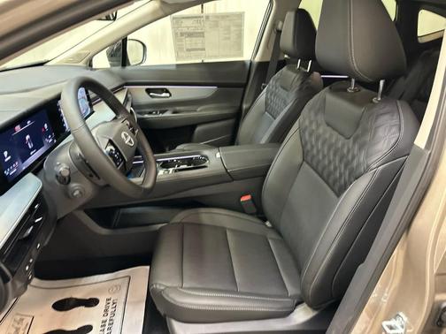 Champagne Silve 2026 Nissan Murano Platinum