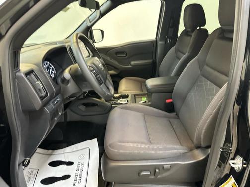 Super Black 2026 Nissan Frontier SV